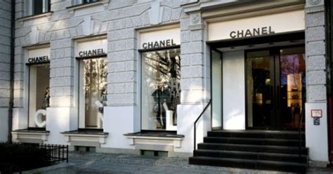 chanel paris avenue montaigne|Chanel boutique montaigne.